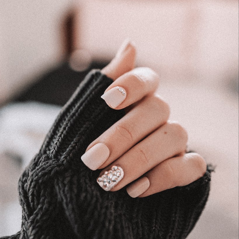 88-nail-1-1-squa-cc-beige-black
