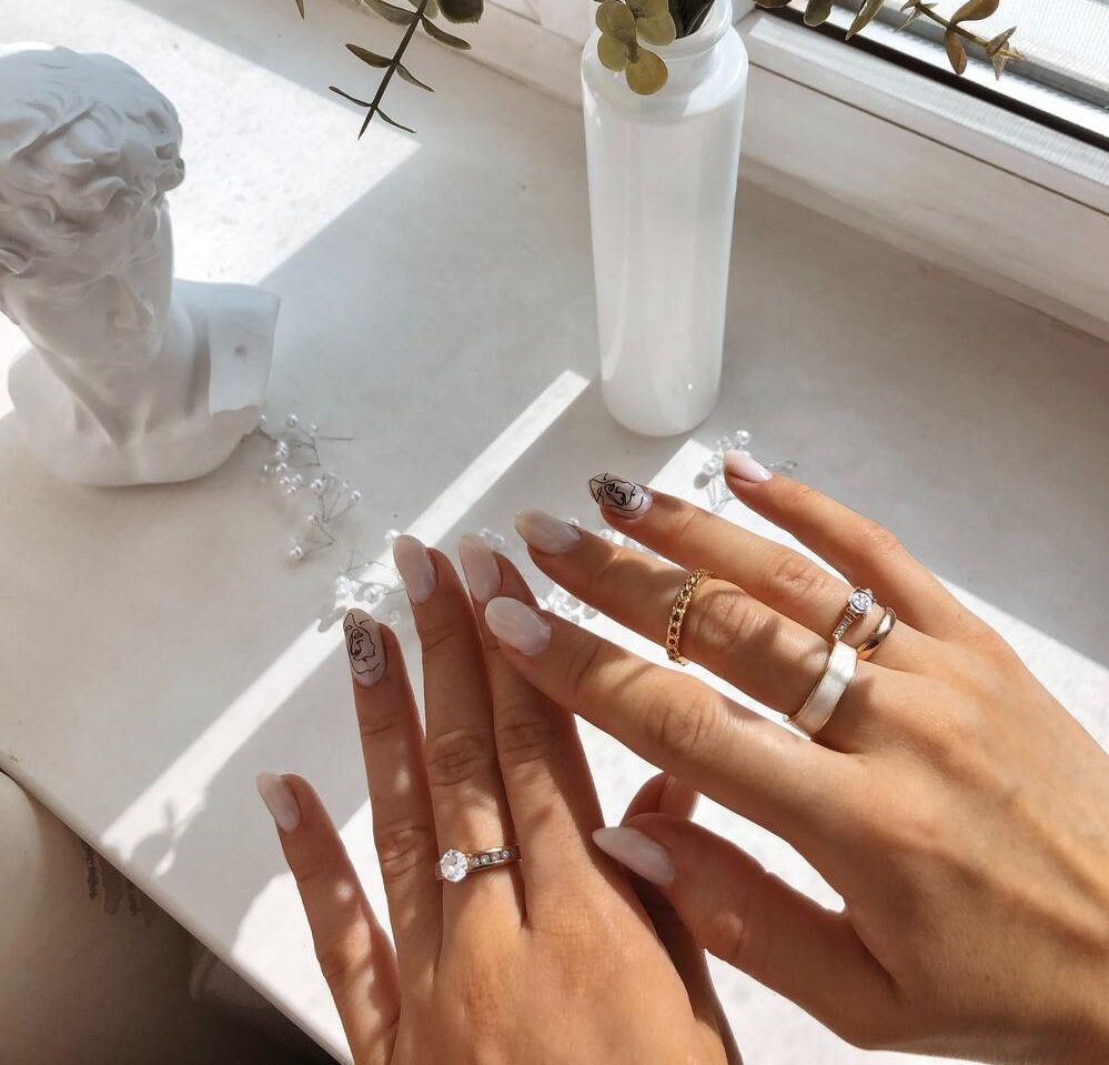99-nail-1-1-squa-cc-white-beige